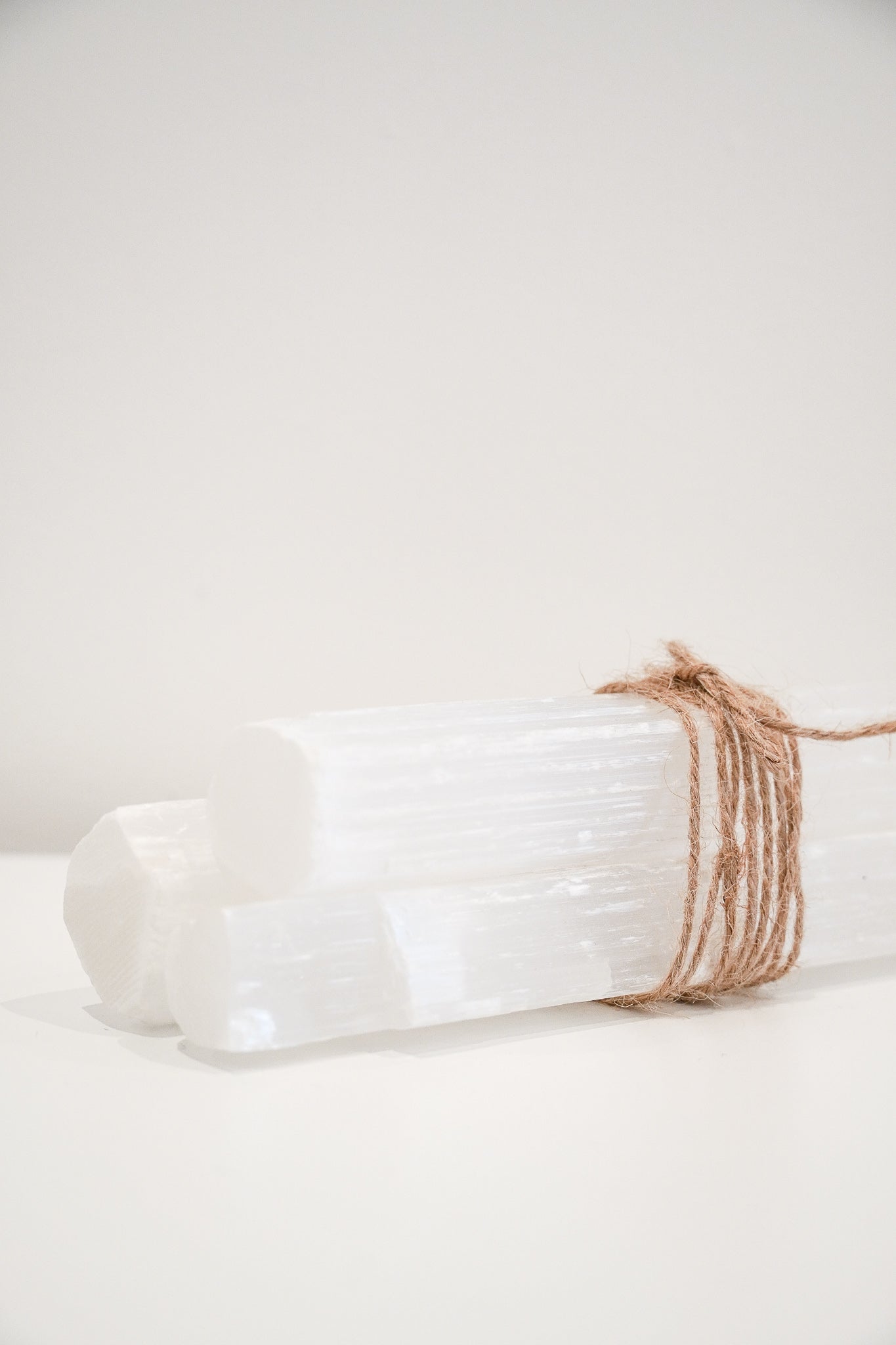RAW SELENITE STICKS (L) Pack of 3