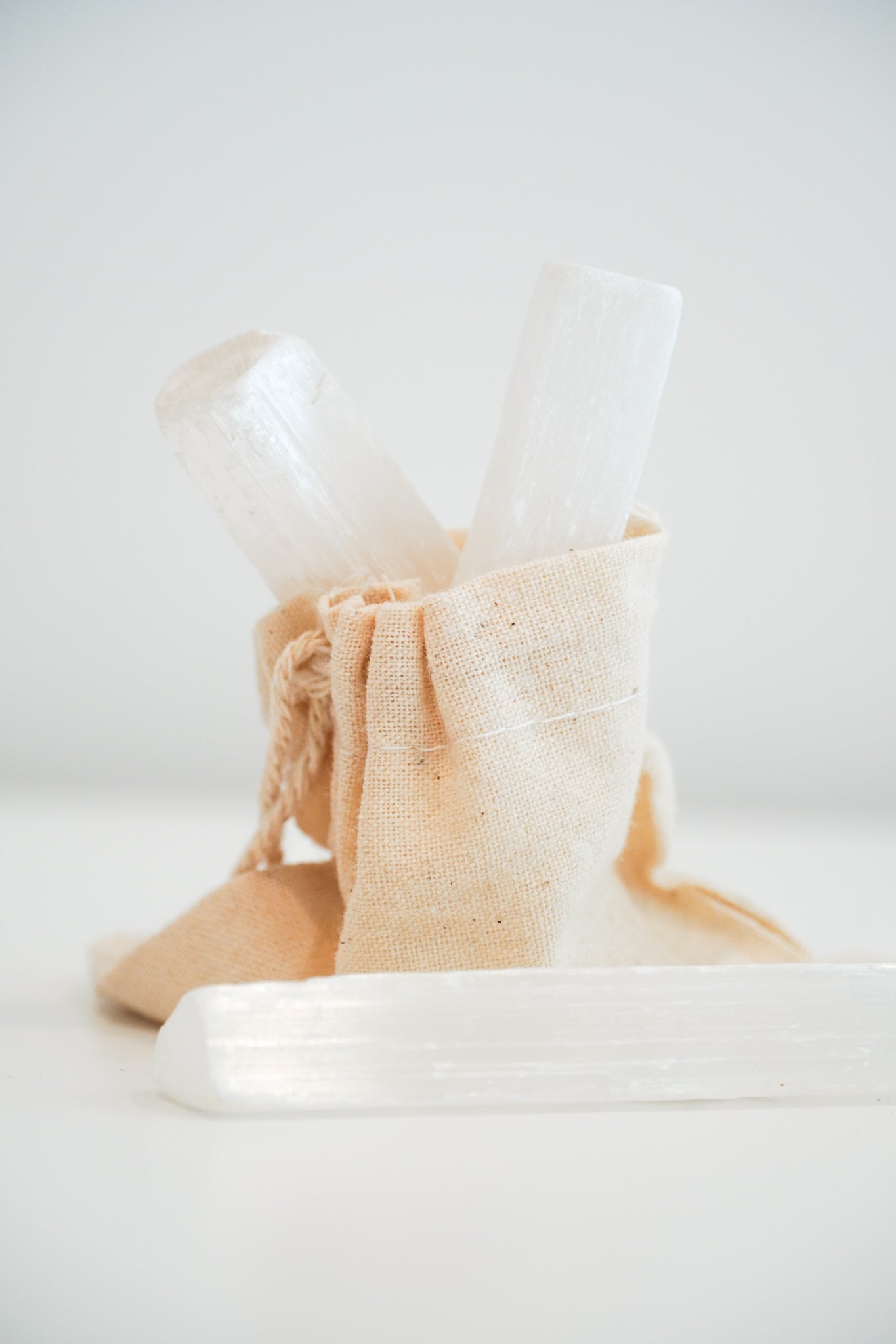 RAW SELENITE STICKS (S) Pack of 3